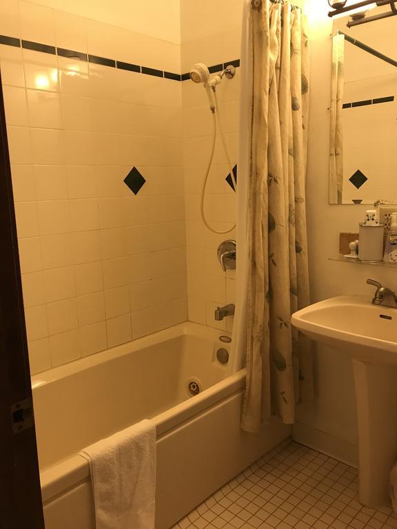 7 Gables Inn & Suites Φέρμπανκς Εξωτερικό φωτογραφία
