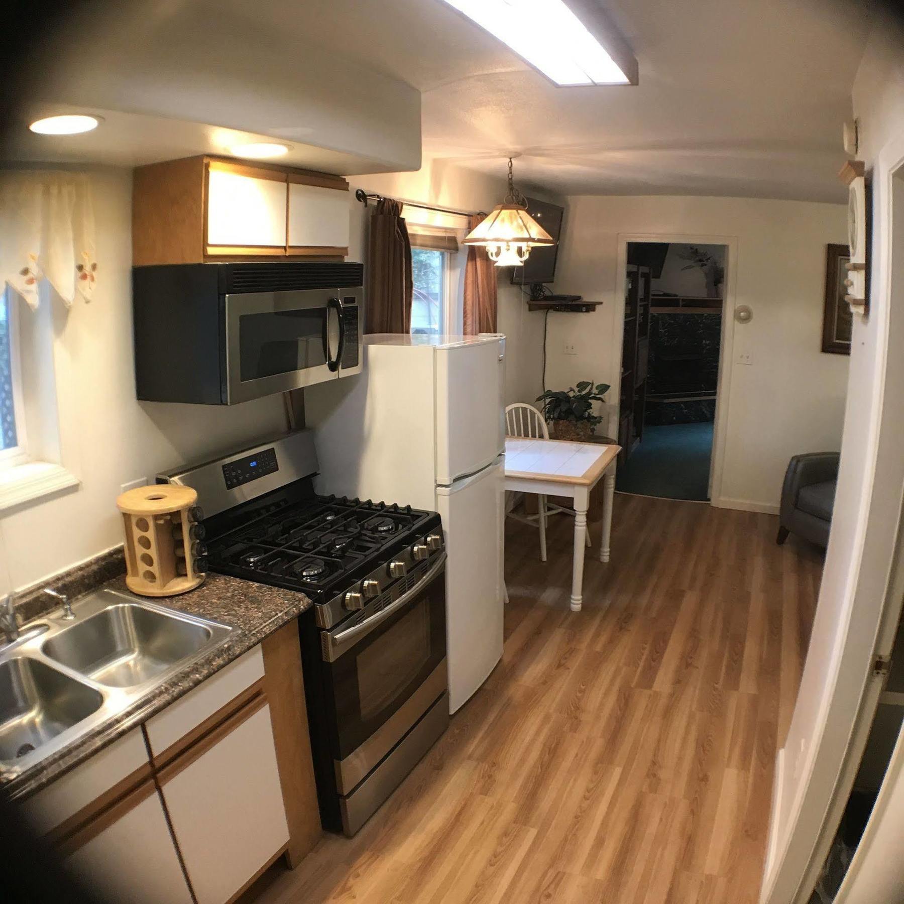 7 Gables Inn & Suites Φέρμπανκς Εξωτερικό φωτογραφία