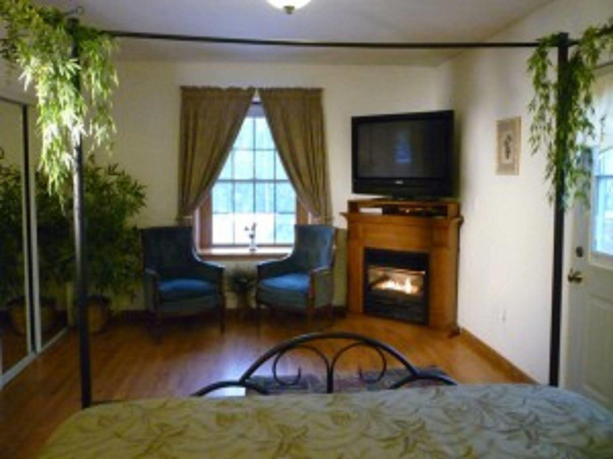 7 Gables Inn & Suites Φέρμπανκς Εξωτερικό φωτογραφία