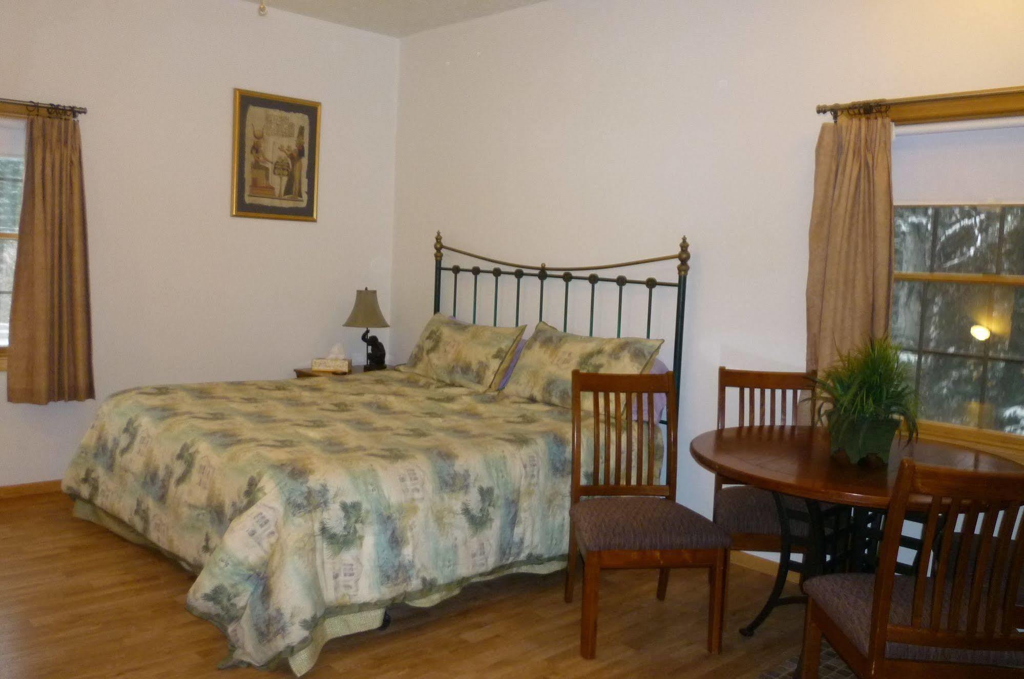 7 Gables Inn & Suites Φέρμπανκς Εξωτερικό φωτογραφία
